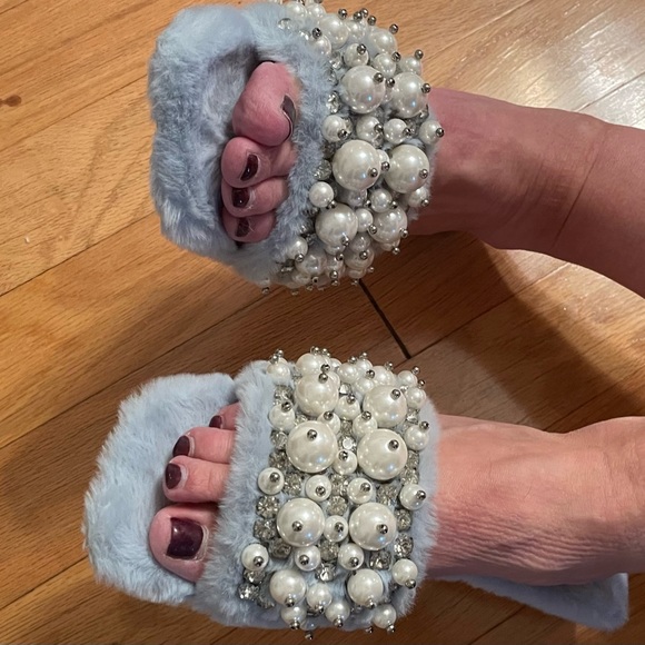 NWT JEFFERY CAMPBELL Facile Faux Fur Slides Baby Blue Pearl & Rhinestone Size 10 - Picture 8 of 10